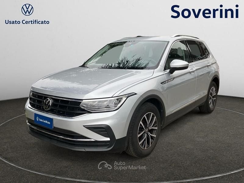 Argento Usata 2023 VW Tiguan Life SUV | 27.500 € (Buon prezzo) - Immagine 1/4