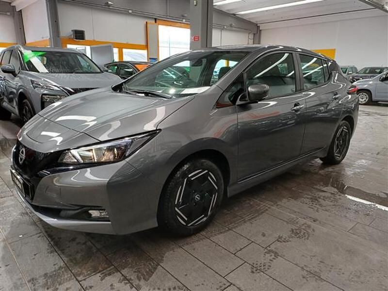 Usata Nissan Leaf Acenta 110 kW (150 CV) 2022 Grigio scuro Utilitaria