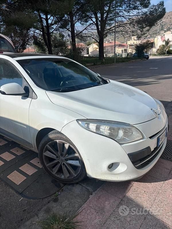 Usata Renault Mégane III 106 CV (77 kW) 2013 Utilitaria