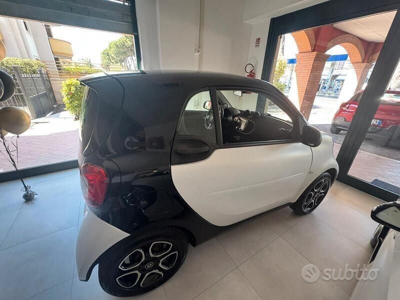 Usata Smart ForTwo Coupé 71 CV (52 kW) 2018 Utilitaria