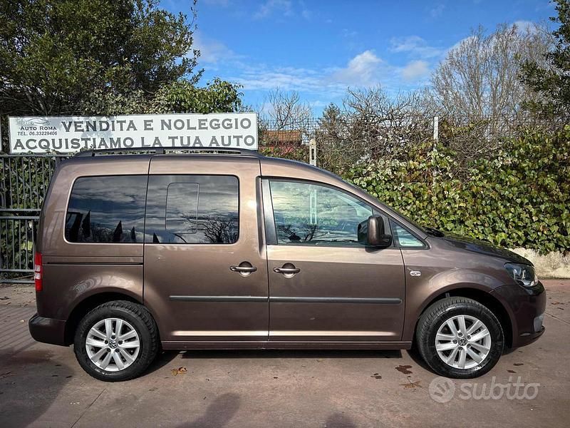 Usata VW Caddy 102 CV (75 kW) 2011 Marrone Monovolume