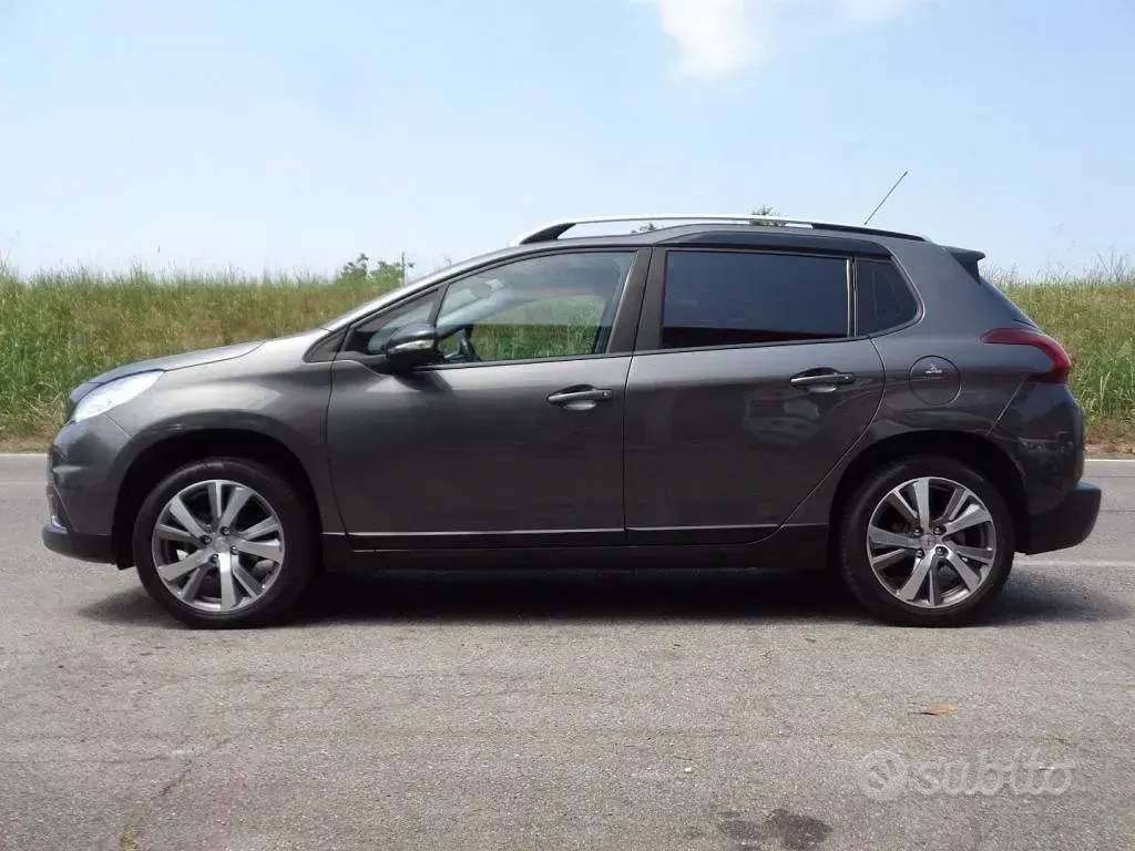 Usata Peugeot 2008 82 CV (60 kW) 2017 Grigio SUV