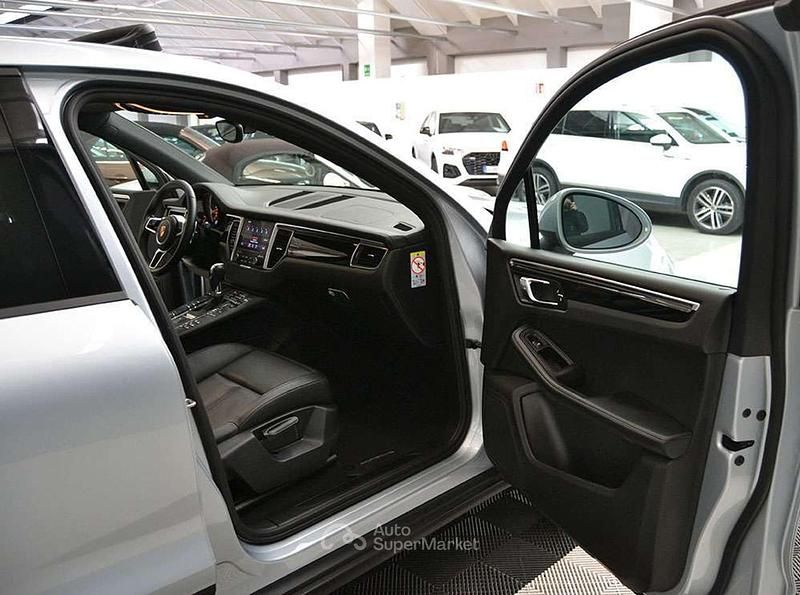 Usata Porsche Macan 252 CV (185 kW) 2018 Argento SUV