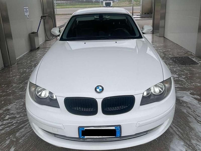 Usata BMW 120 177 CV (130 kW) 2010 Bianco Utilitaria