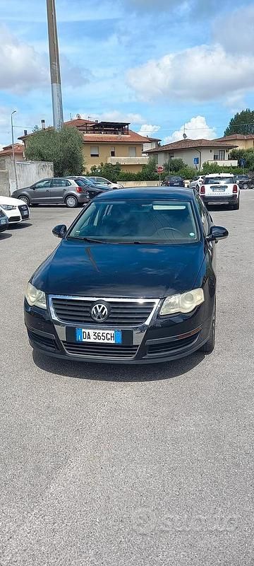 Nero Usata 2006 VW Passat Tre volumi | 4000 € (Buon prezzo) - Immagine 1/3
