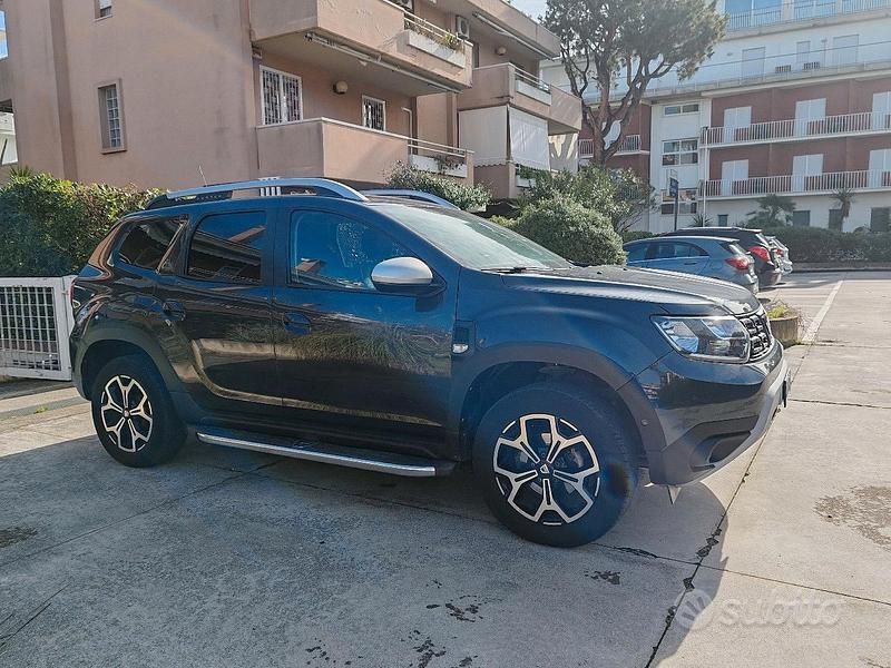 Usata Dacia Duster Prestige 101 CV (74 kW) 2021 Grigio SUV