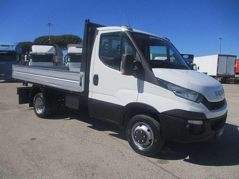 Bianco Usata 2015 Iveco Daily | 18.000 € (Buon prezzo) - Immagine 1/4