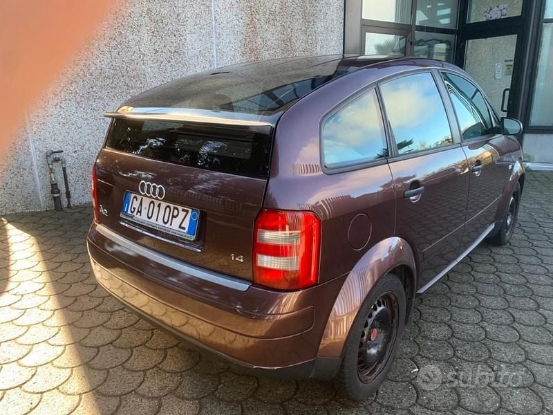 Usata Audi A2 Comfort 75 CV (55 kW) 2002 Marrone Utilitaria