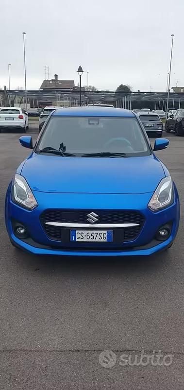 Usata Suzuki Swift 83 CV (61 kW) 2024 Blu/azzurro Utilitaria