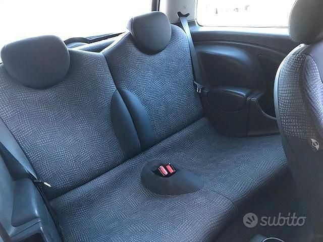 Usata Mini Cooper 116 CV (85 kW) 2004 Grigio Utilitaria