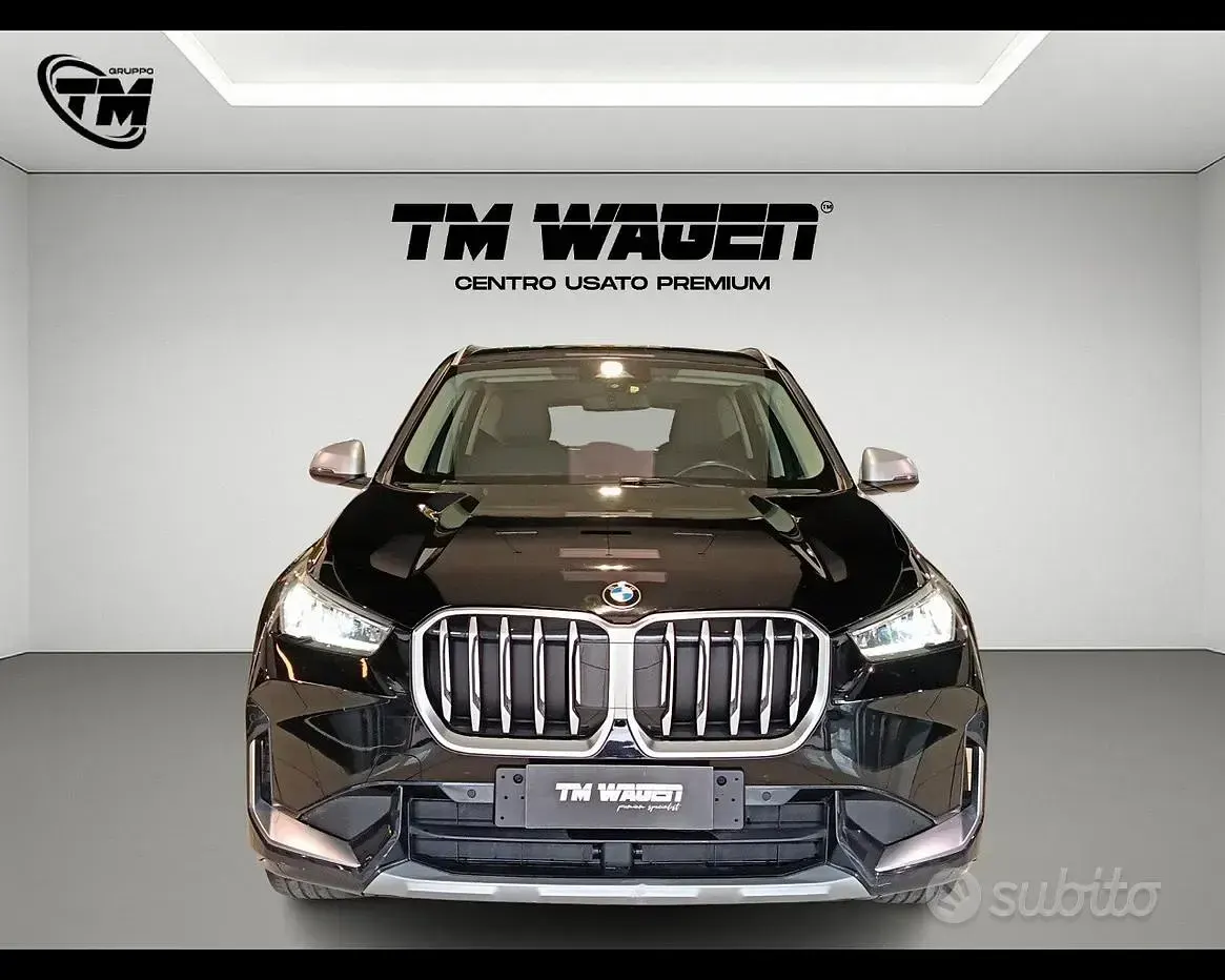 Käytetty BMW X1 xLine 150 HP (110 kW) 2023 Musta Katumaasturi