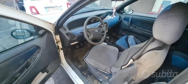 Usata Lancia Ypsilon 54 CV (39 kW) 2000 Bianco Utilitaria