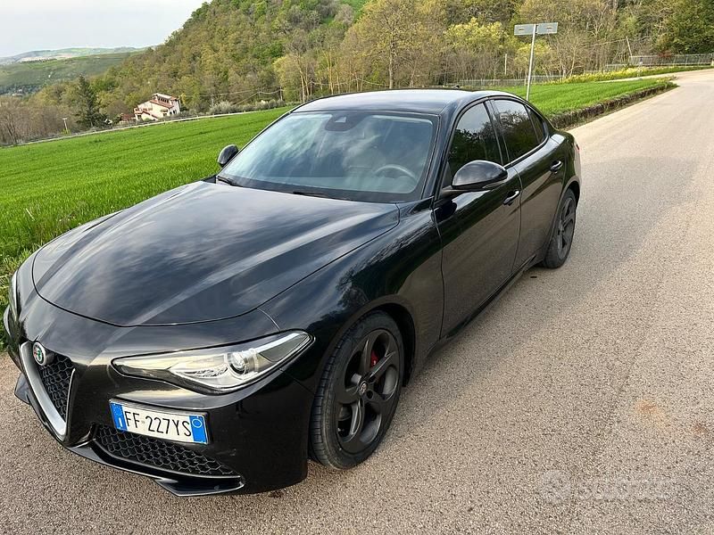 Gebraucht Alfa Romeo Giulia 180 PS (132 kW) 2016 Schwarz Limousine