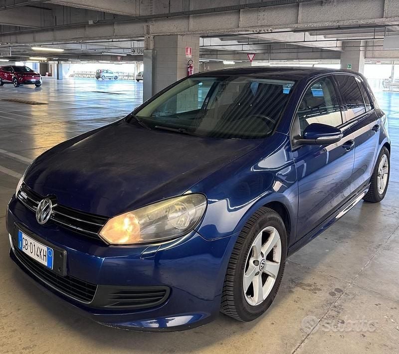 Usata VW Golf VI Comfortline 105 CV (77 kW) 2011 Blu Utilitaria