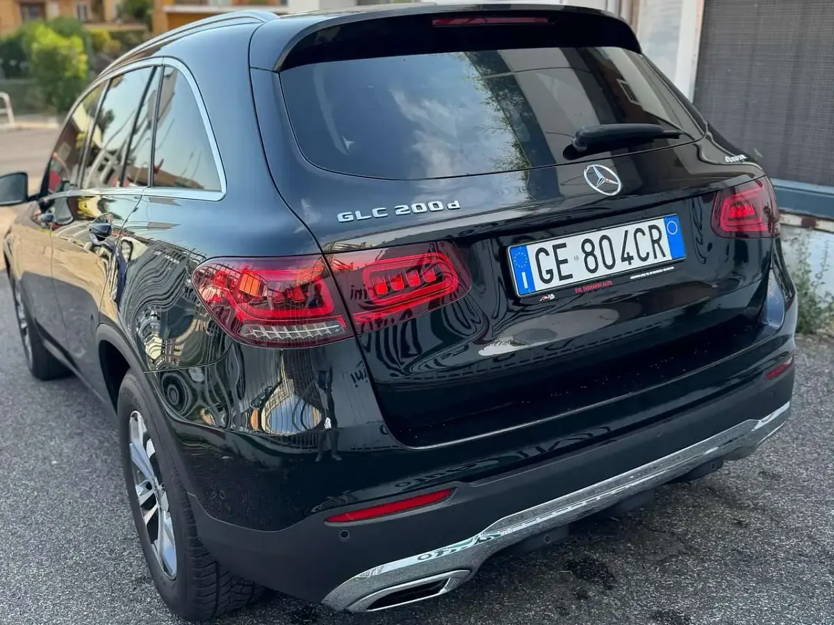 Usata Mercedes GLC200 Business 163 CV (119 kW) 2021 Nero SUV