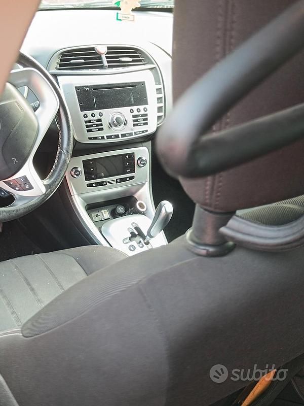 Grigio Usata 2011 Lancia Delta Due volumi | 2400 € (Super prezzo) - Immagine 1/4