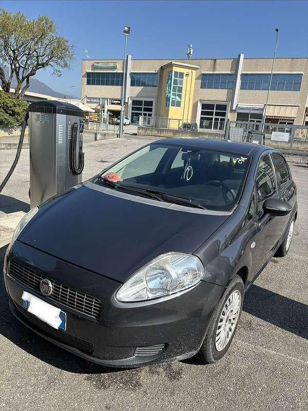 Usata Fiat Grande Punto Dynamic 65 CV (47 kW) 2009 Utilitaria