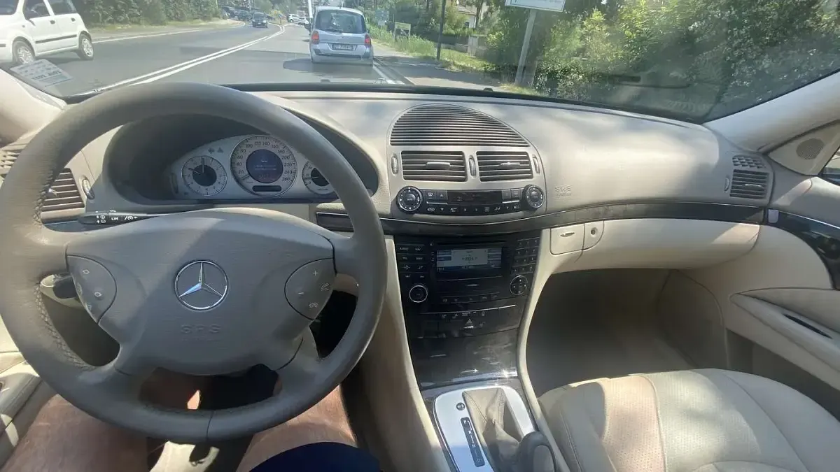 Usata Mercedes E320 Avantgarde 224 CV (164 kW) 2002 Berlina