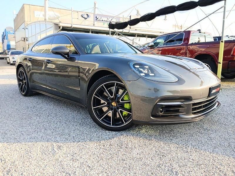 Usata Porsche Panamera 330 CV (242 kW) 2017 Grigio scuro Berlina