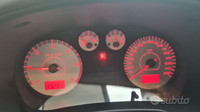 Usata Seat Leon FR 150 CV (110 kW) 2005 Grigio Berlina