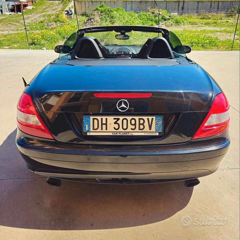 Usata Mercedes SLK200 163 CV (119 kW) 2007 Nero Cabrio