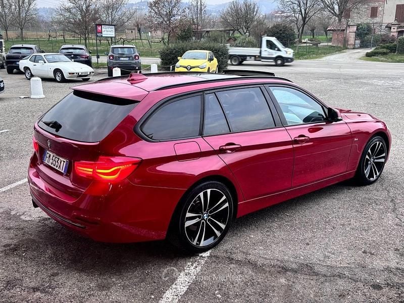 Usata BMW 320 Sport Line 190 CV (139 kW) 2017 Rosso Station wagon