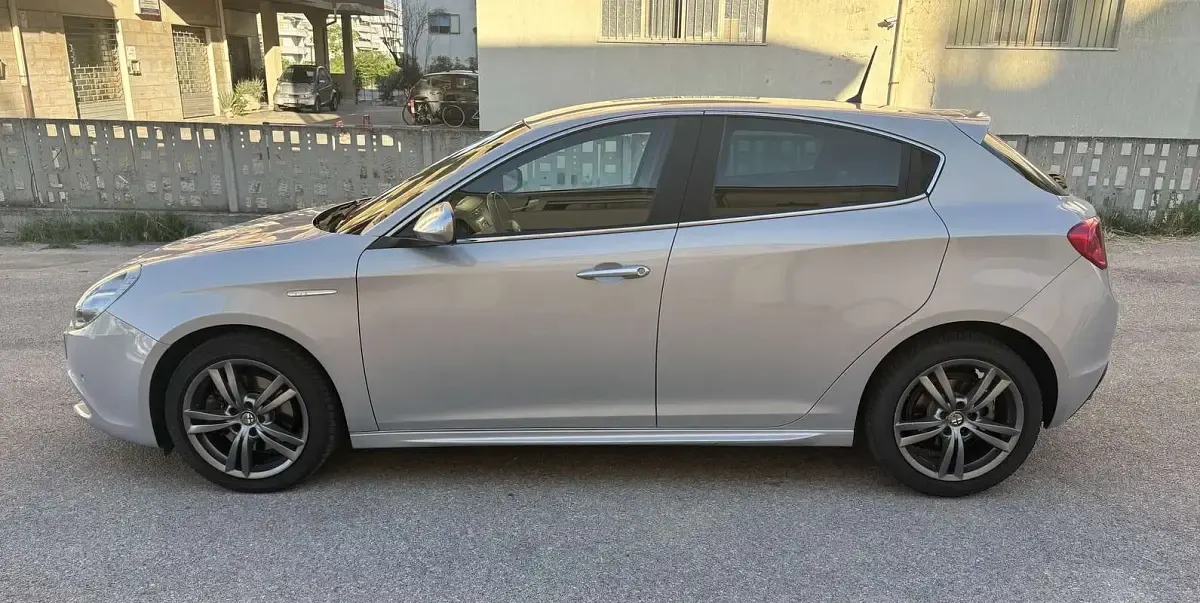 Usata Alfa Romeo Giulietta Exclusive 175 CV (128 kW) 2015 Utilitaria