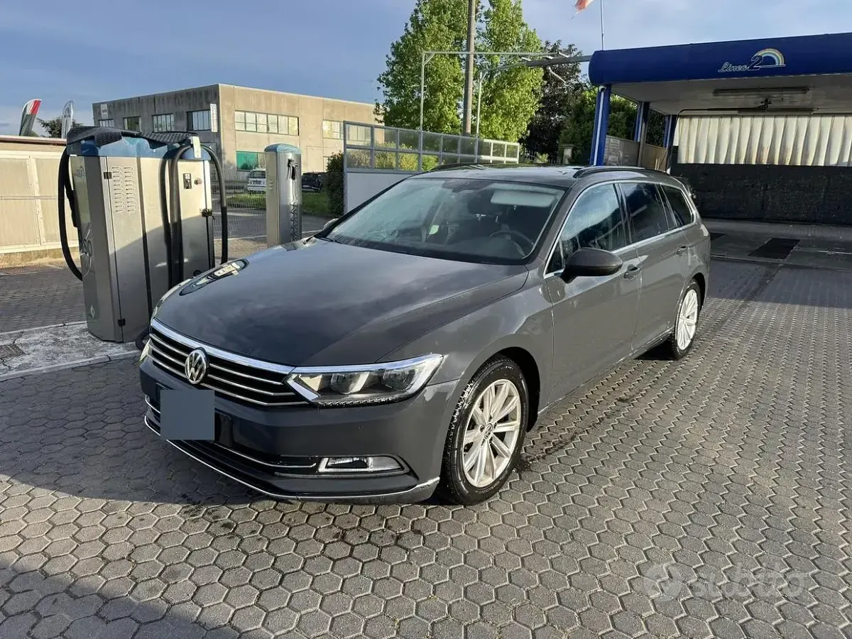 Usata VW Passat Business 120 CV (88 kW) 2016 Grigio Station wagon