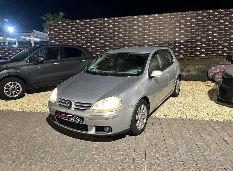Usata VW Golf IV Sportline 105 CV (77 kW) 2005 Grigio Berlina
