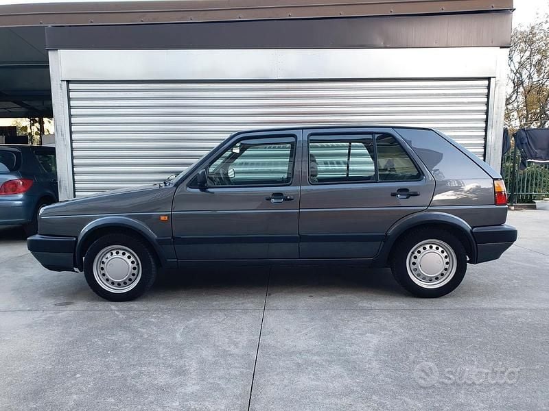 Usata VW Golf II 54 CV (39 kW) 1990 Grigio Utilitaria
