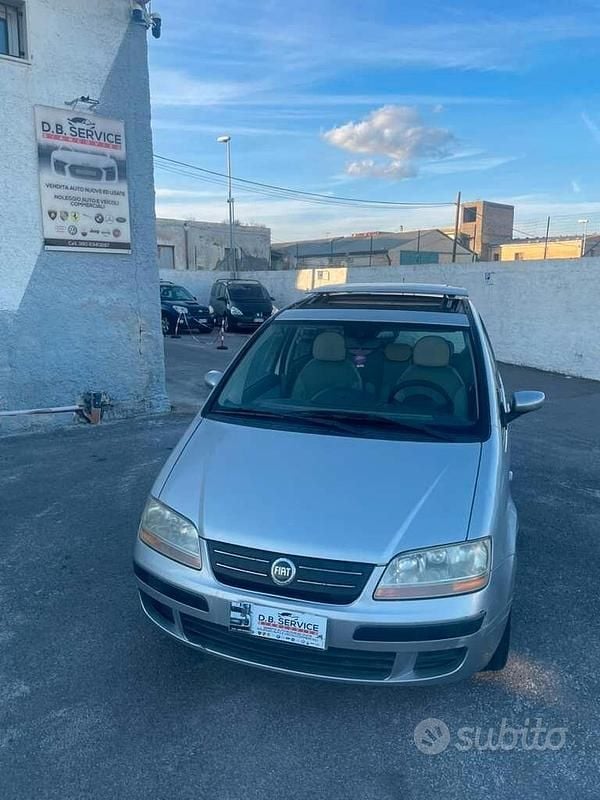 Usata Fiat Idea 69 CV (50 kW) 2005 Argento Monovolume