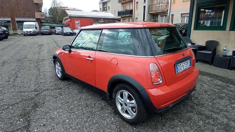 Usata Mini ONE 90 CV (66 kW) 2006 Rosso Utilitaria