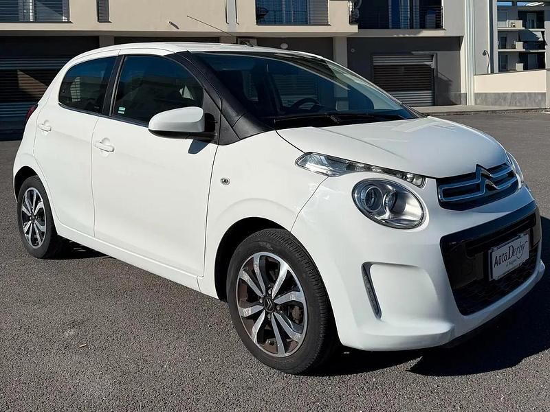 Bianco Usata 2015 Citroën C1 Shine Due volumi | 7850 € (Buon prezzo) - Immagine 1/4