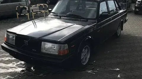 Usata Volvo 240 155 CV (114 kW) 1983 Nero Berlina