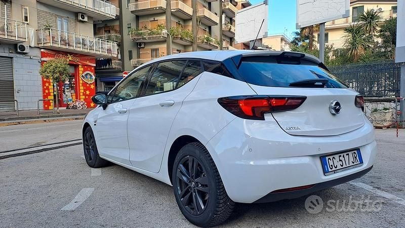 Bianco Usata 2020 Opel Astra S Tre volumi | 9600 € (Super prezzo) - Immagine 1/4
