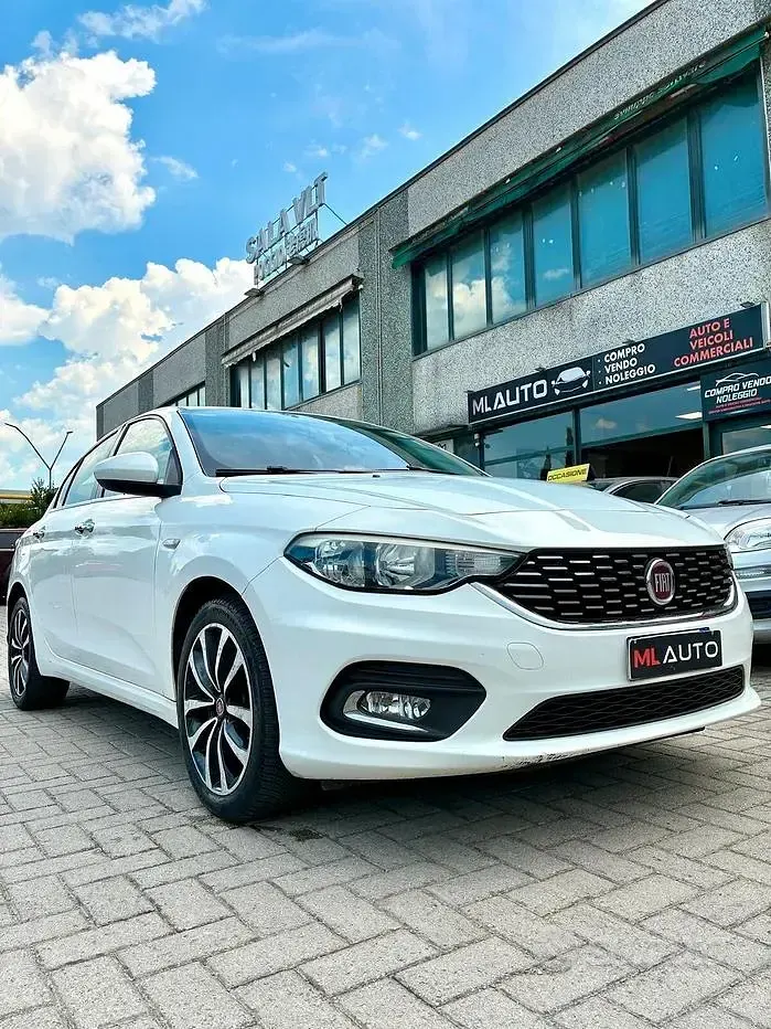 Usata Fiat Tipo Lounge 120 CV (88 kW) 2016 Bianco Berlina