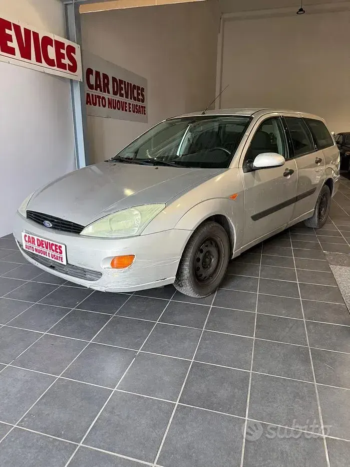 Usata Ford Focus 90 CV (66 kW) 2000 Grigio Station wagon
