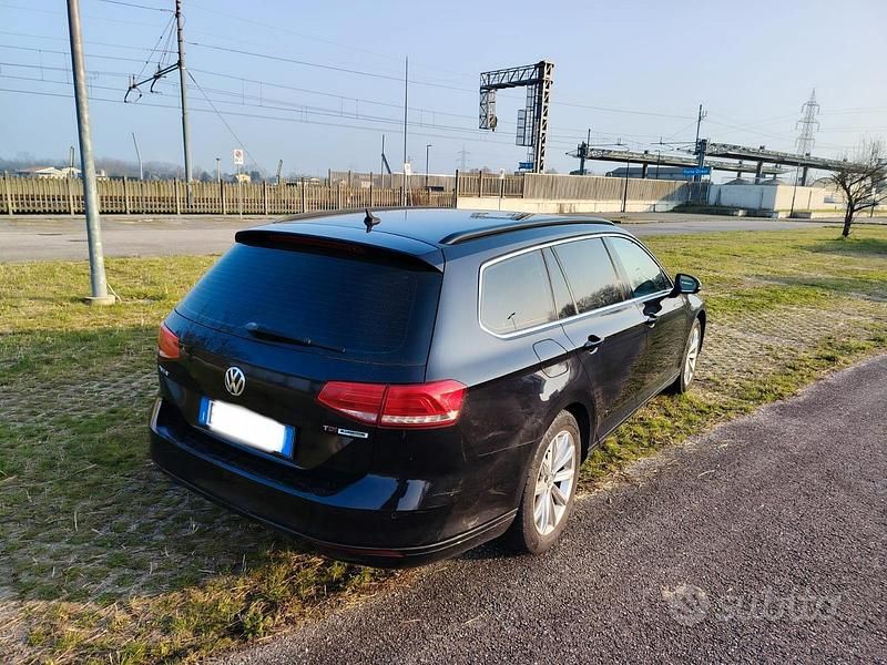 Usata VW Passat 120 CV (88 kW) 2016 Nero Station wagon