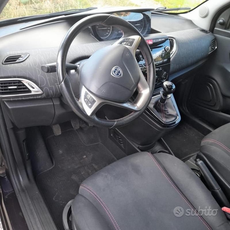 Usata Lancia Ypsilon 69 CV (50 kW) 2014 Utilitaria