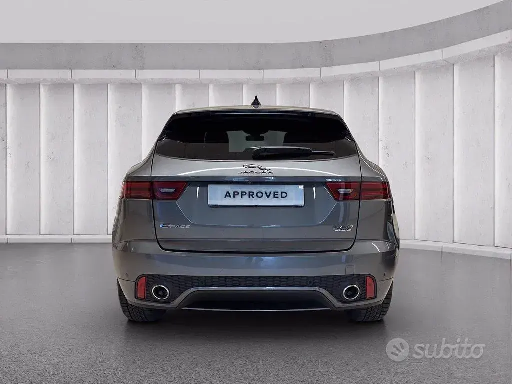Usata Jaguar E-Pace Chequered Flag 150 CV (110 kW) 2019 Gray SUV