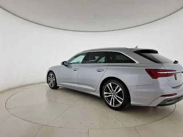 Usata Audi A6 S-Line 204 CV (150 kW) 2024 Argento fioretto metallizzato Station wagon
