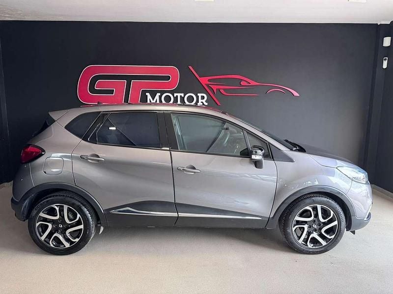 Usata Renault Captur Intens 120 CV (88 kW) 2015 Grigio SUV