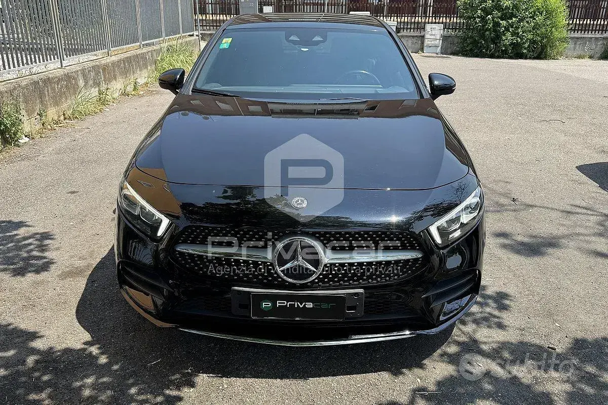 Usata Mercedes A250 Premium 224 CV (164 kW) 2018 Nero Utilitaria