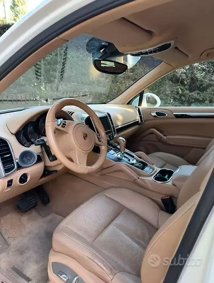 Usata Porsche Cayenne 239 CV (175 kW) 2012 Bianco SUV
