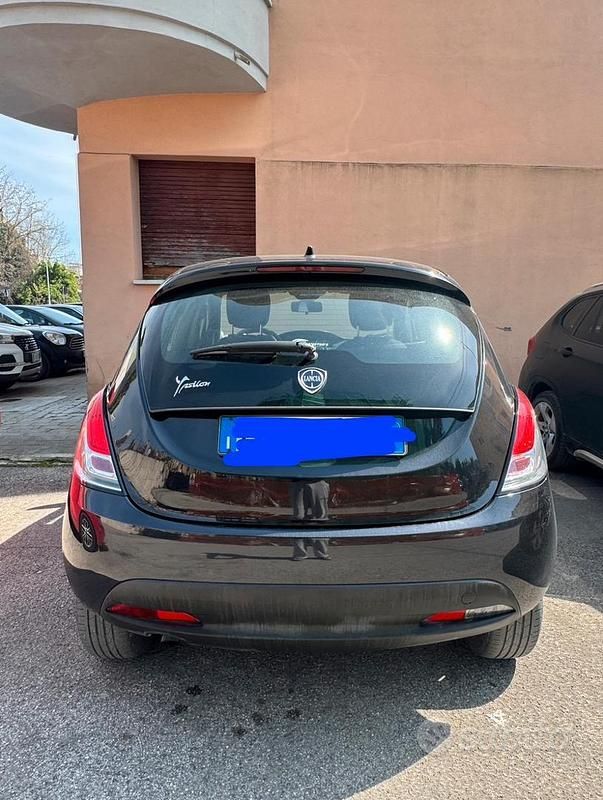 Usata Lancia Ypsilon 80 CV (58 kW) 2013 Nero Utilitaria
