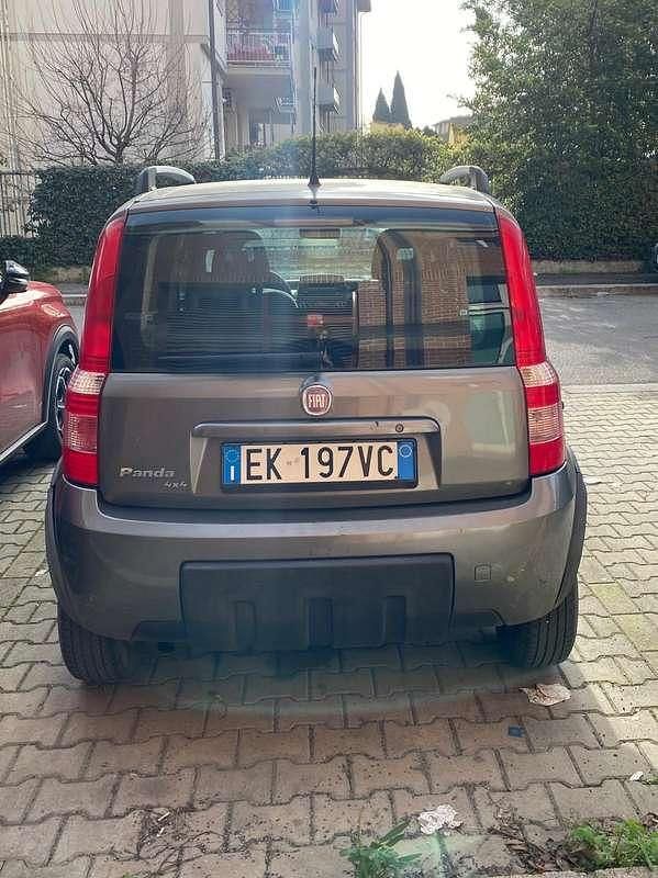 Usata Fiat Panda 4x4 Climbing 75 CV (55 kW) 2011 Grigio Utilitaria