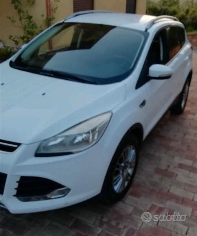 Begagnad Ford Kuga 163 HK (119 kW) 2013 Vit SUV