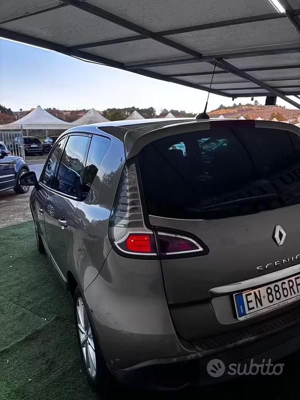 Usata Renault Scénic III Bose Edition 110 CV (80 kW) 2012 Giallo Monovolume