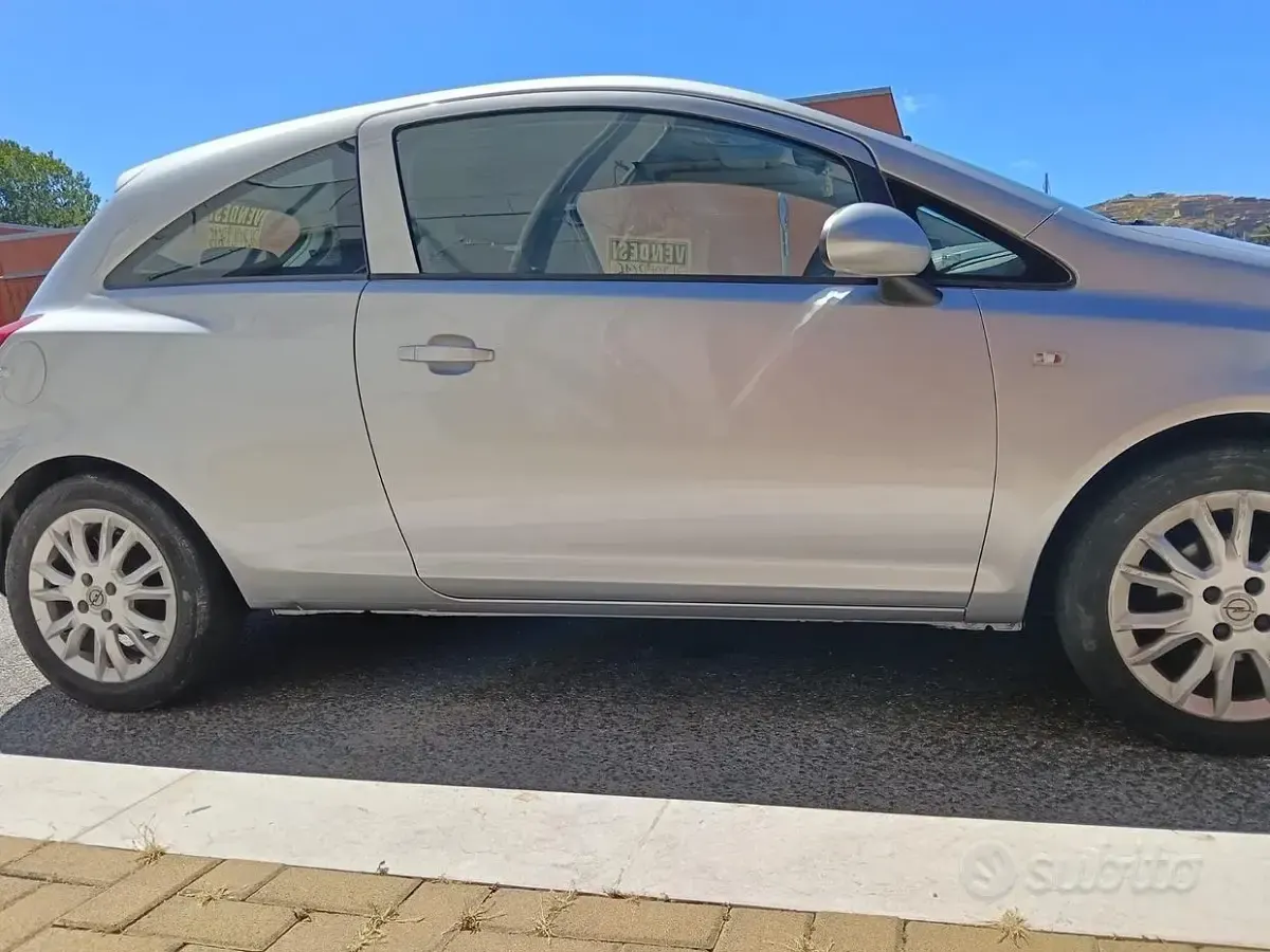 Usata Opel Corsa 80 CV (58 kW) 2009 Grigio Utilitaria