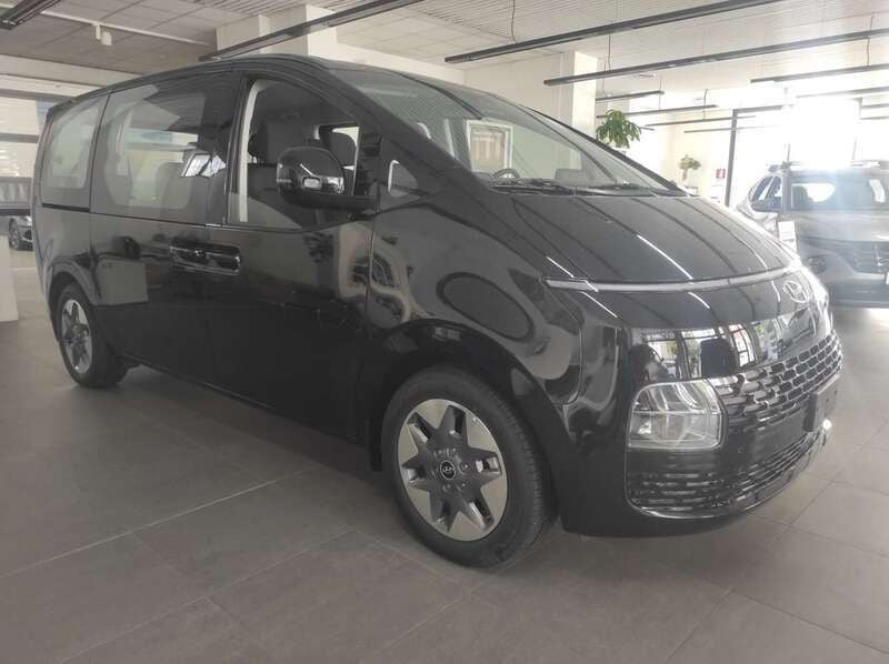 Bianco Nuova 2025 Hyundai Staria Monovolume | 47.900 € - Immagine 1/4